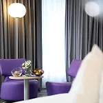 Park Plaza Hotel 4*