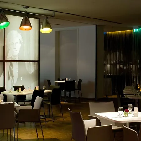 Hotell Park Plaza 4*