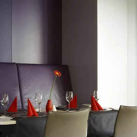 Park Plaza Otel