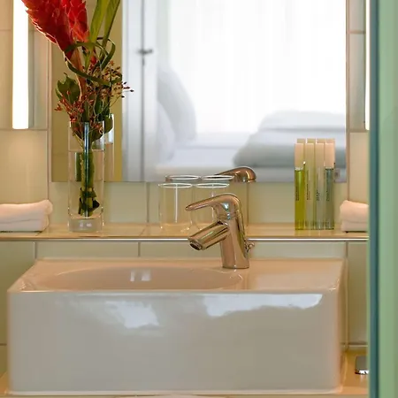 Park Plaza Отель 4*