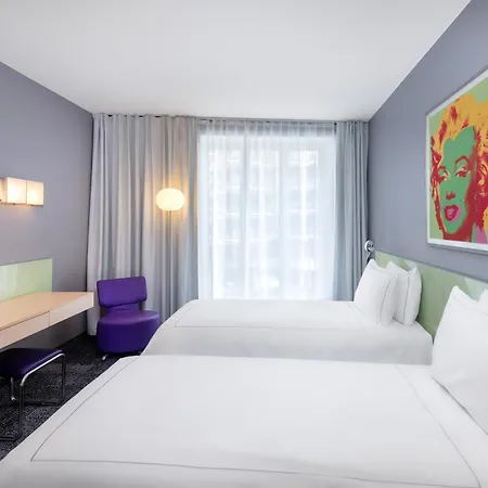 Отель Park Plaza 4*