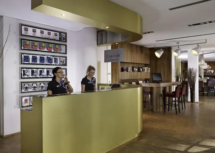 Отель Park Plaza