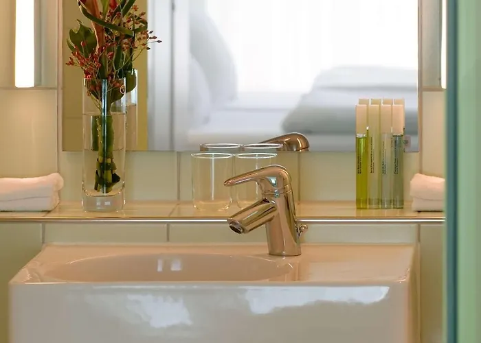 Park Plaza Отель 4*