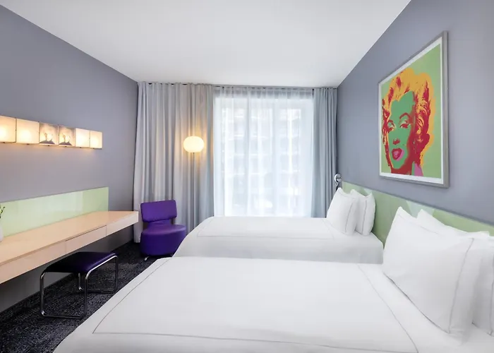 Отель Park Plaza 4*